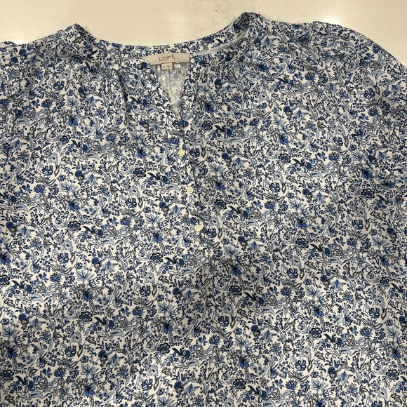LOFT Floral Blouse in Blue and White - Picture 4 of 4